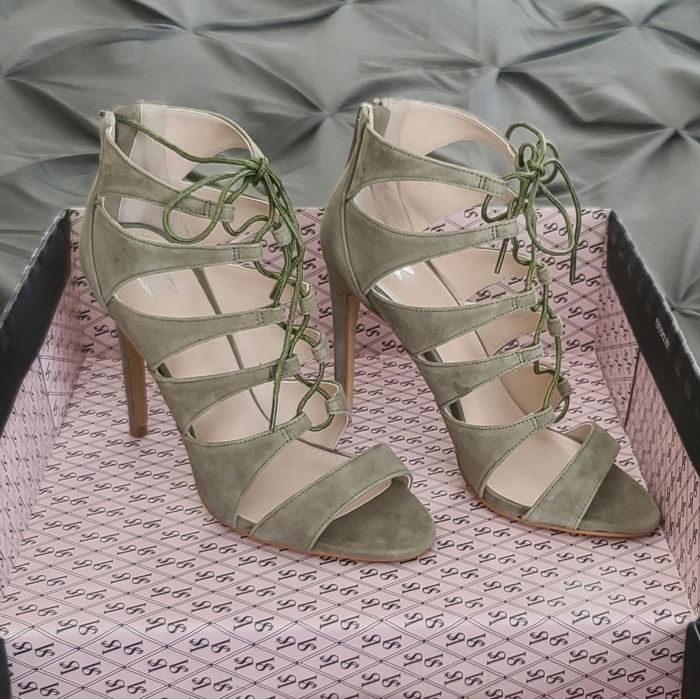 NIB Vintage Victoria's Secret Heels